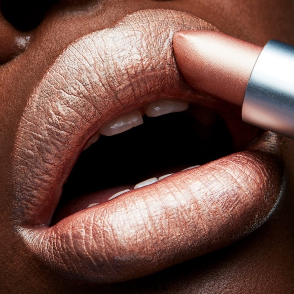 💋 GEL a MAC FROST LIPSTICK. RETAIL $23. **NEW IN THE BOX. FULL SIZE. - Picture 1 of 16